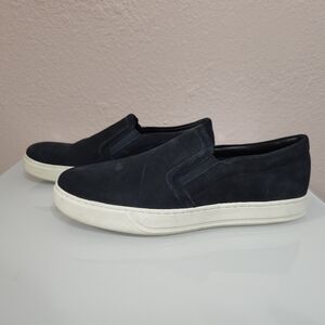 Vince Camuto slip on sneaker, size 8
